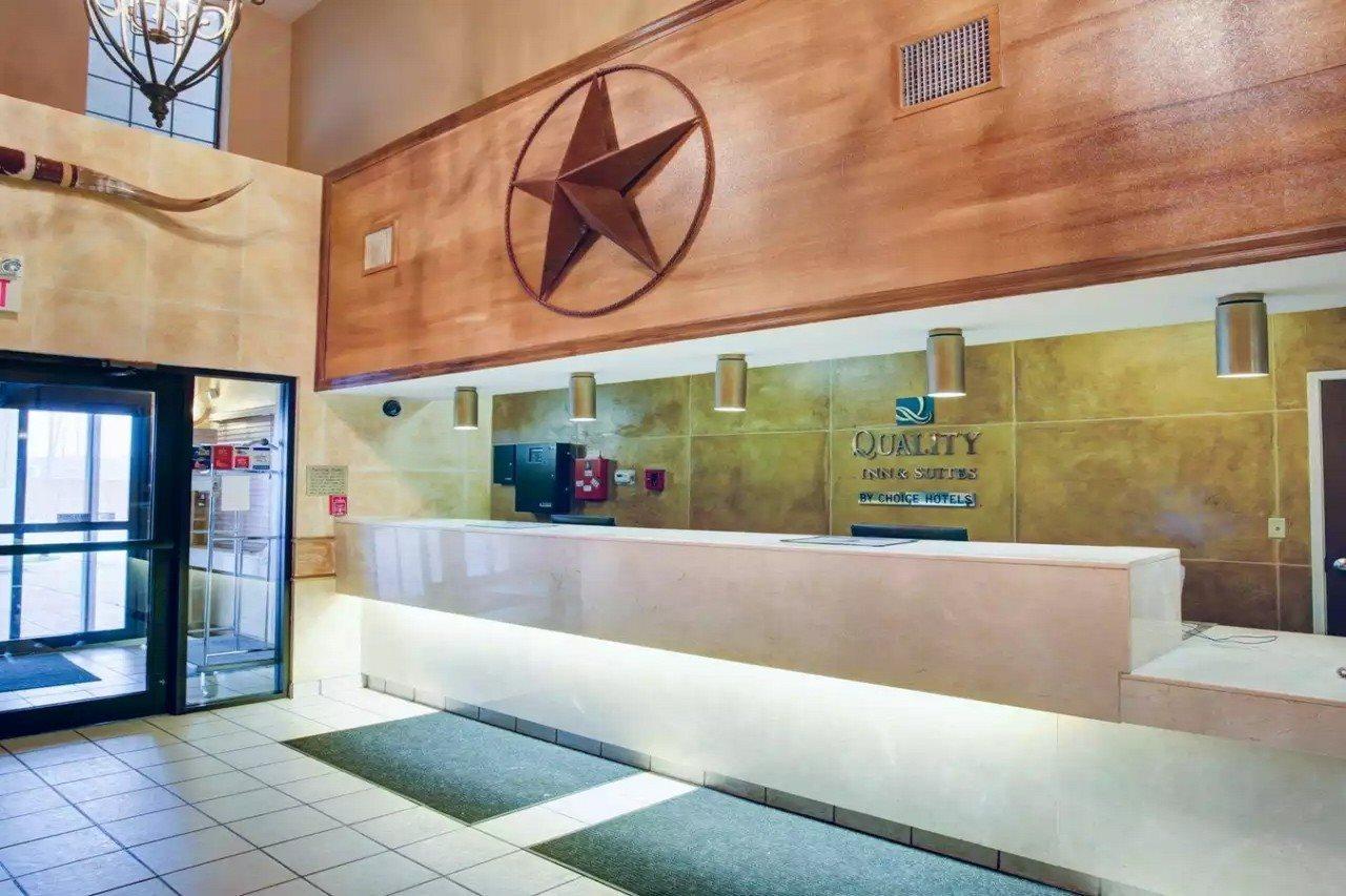 Quality Inn & Suites Airport Austin Esterno foto