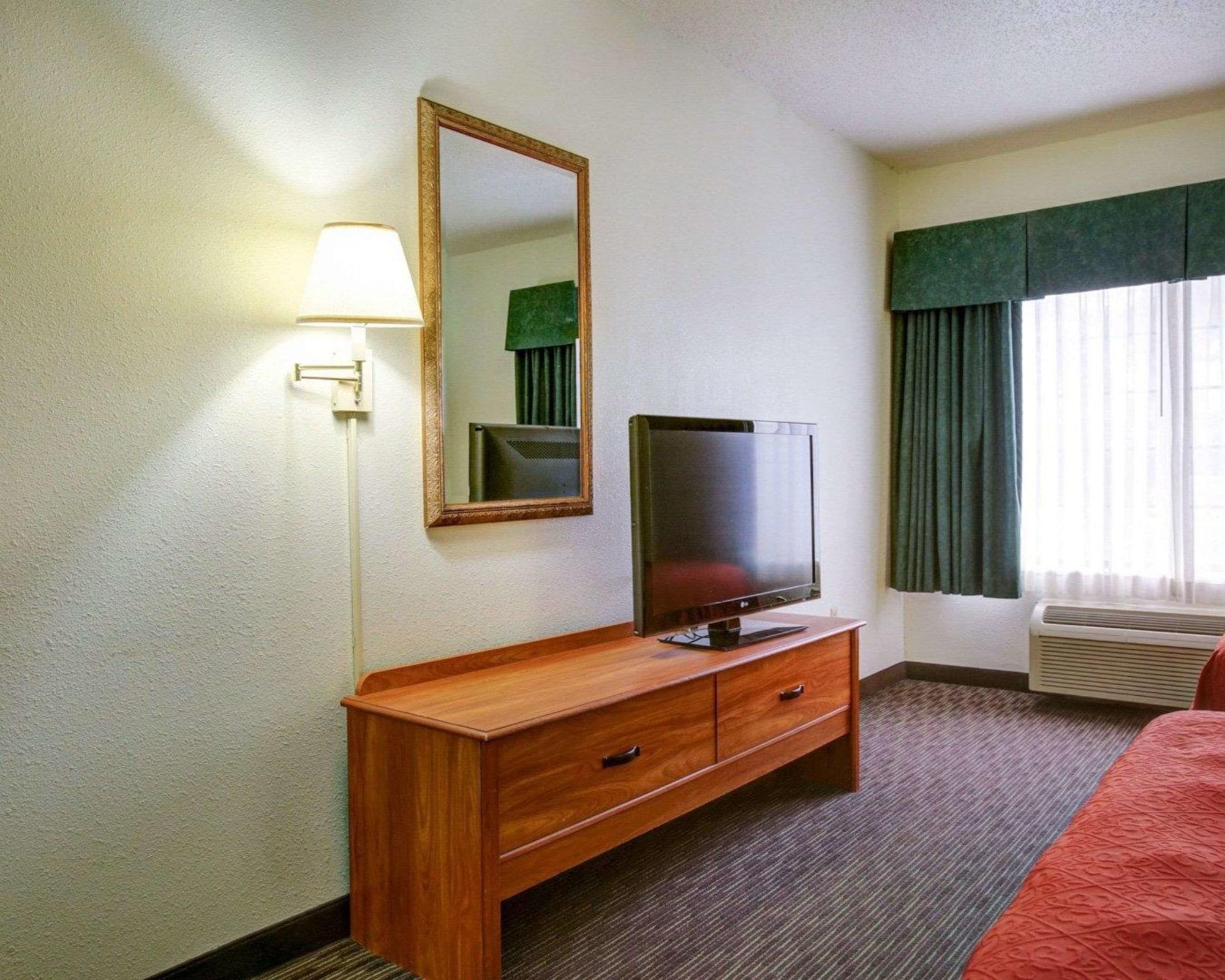 Quality Inn & Suites Airport Austin Esterno foto