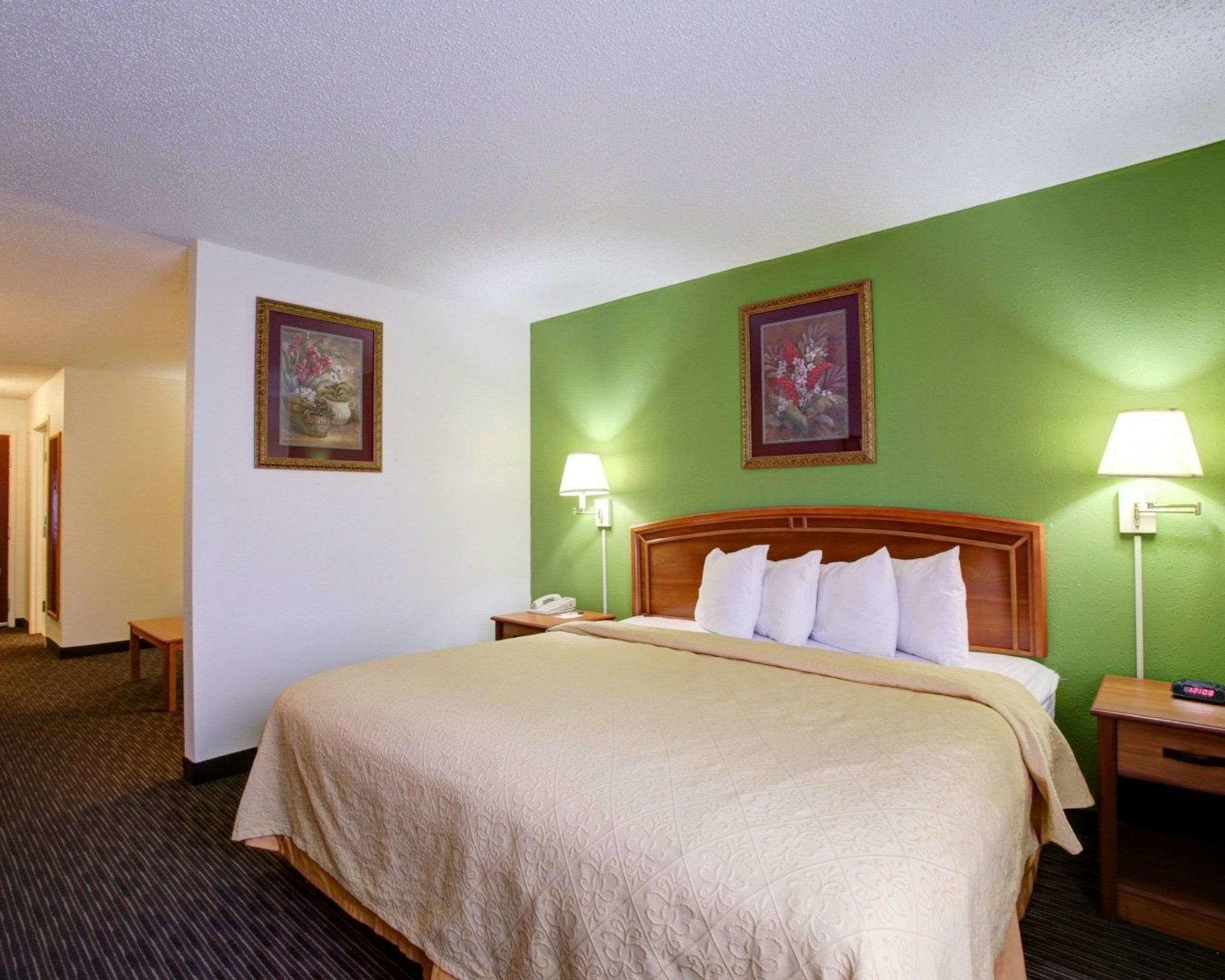 Quality Inn & Suites Airport Austin Esterno foto