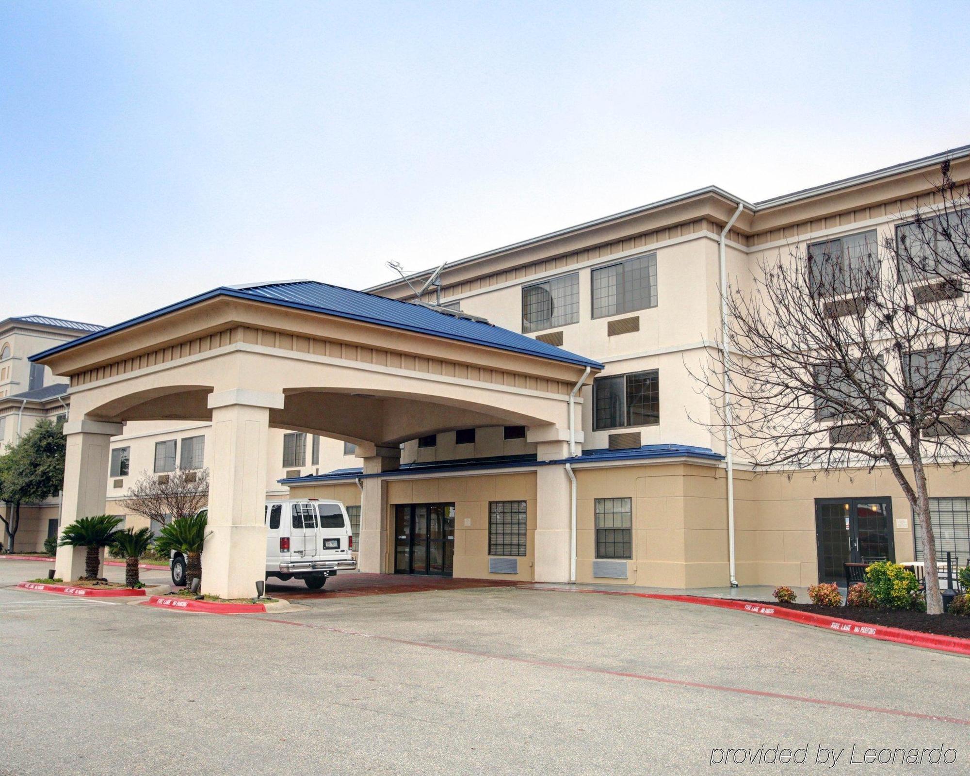 Quality Inn & Suites Airport Austin Esterno foto