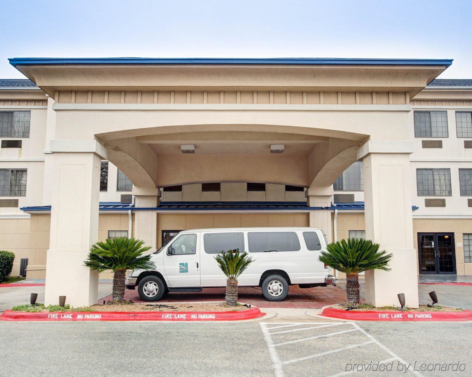 Quality Inn & Suites Airport Austin Esterno foto