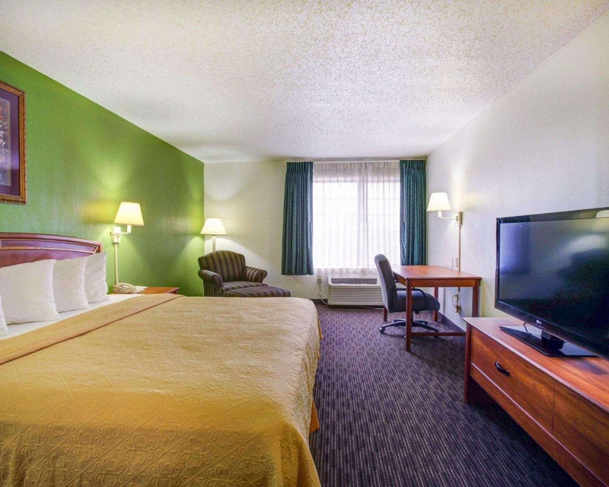 Quality Inn & Suites Airport Austin Esterno foto