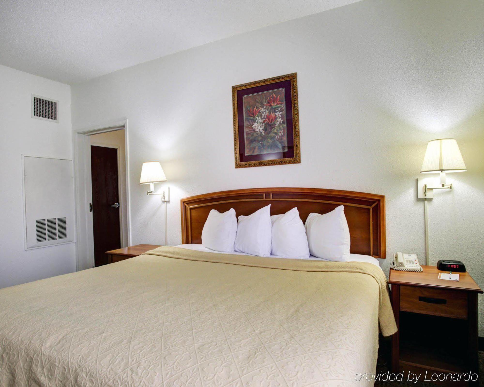Quality Inn & Suites Airport Austin Esterno foto