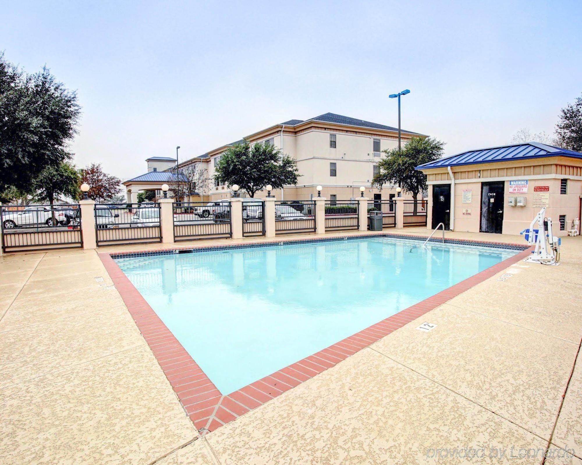 Quality Inn & Suites Airport Austin Esterno foto