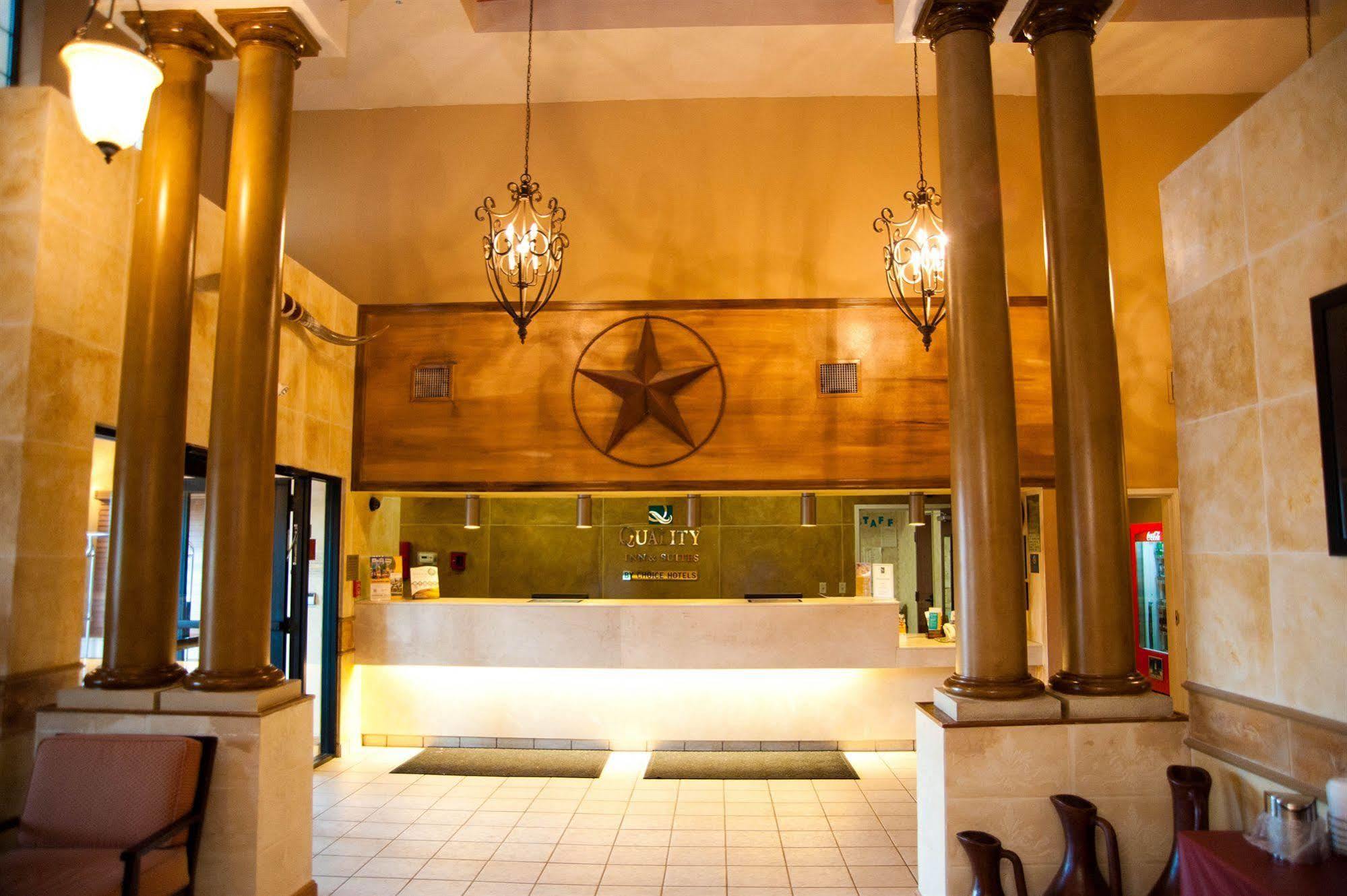 Quality Inn & Suites Airport Austin Esterno foto
