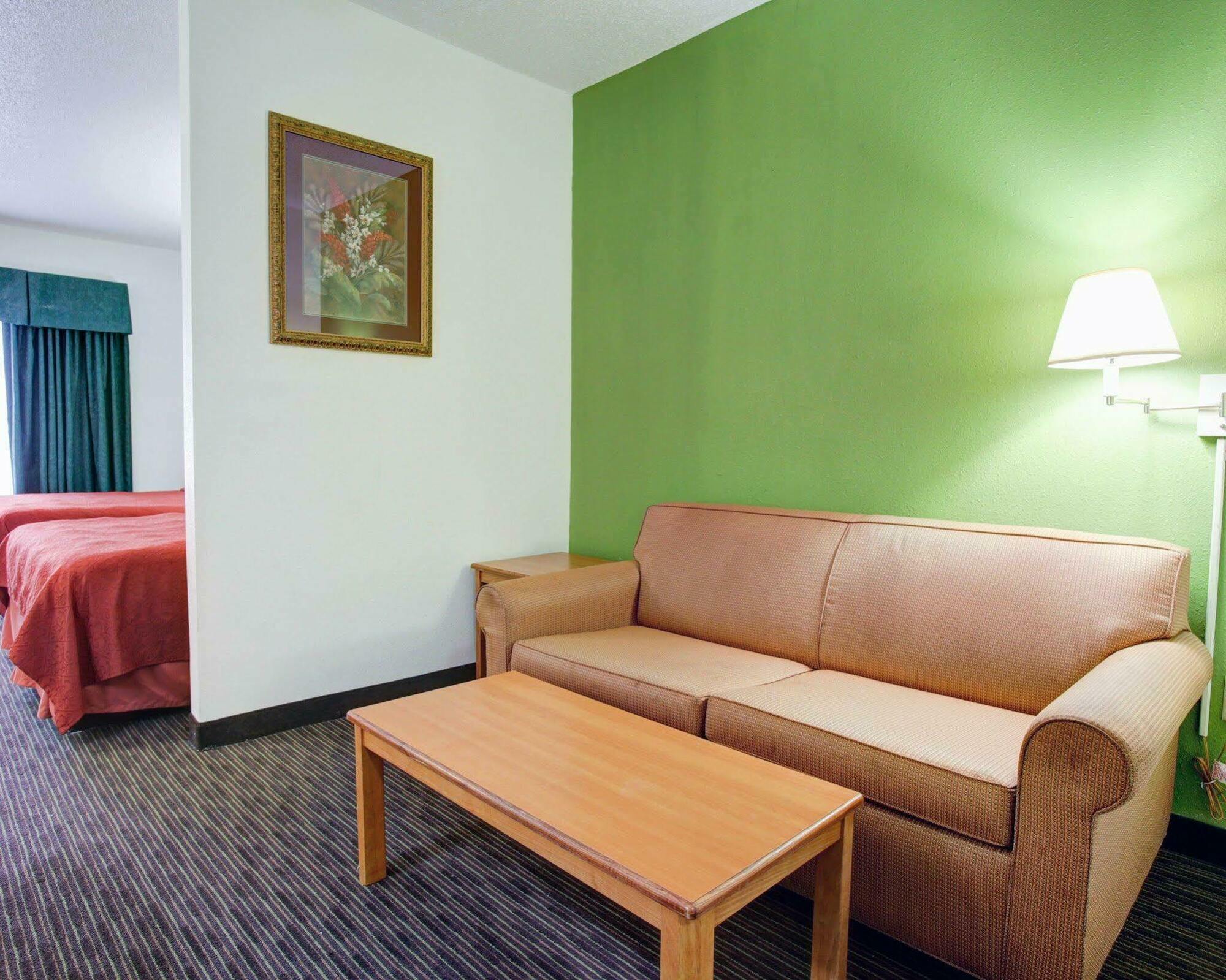 Quality Inn & Suites Airport Austin Esterno foto